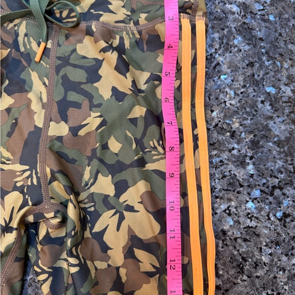 The upside New! Set tank and shorts
BASECAMP 5IN SPIN SHORT xxs - Picture 6 of 11